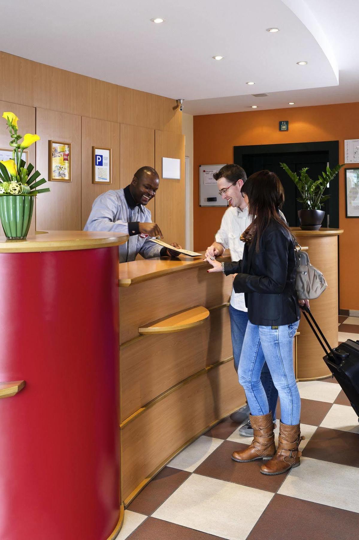 Ibis Centre Gare Hotel 3*